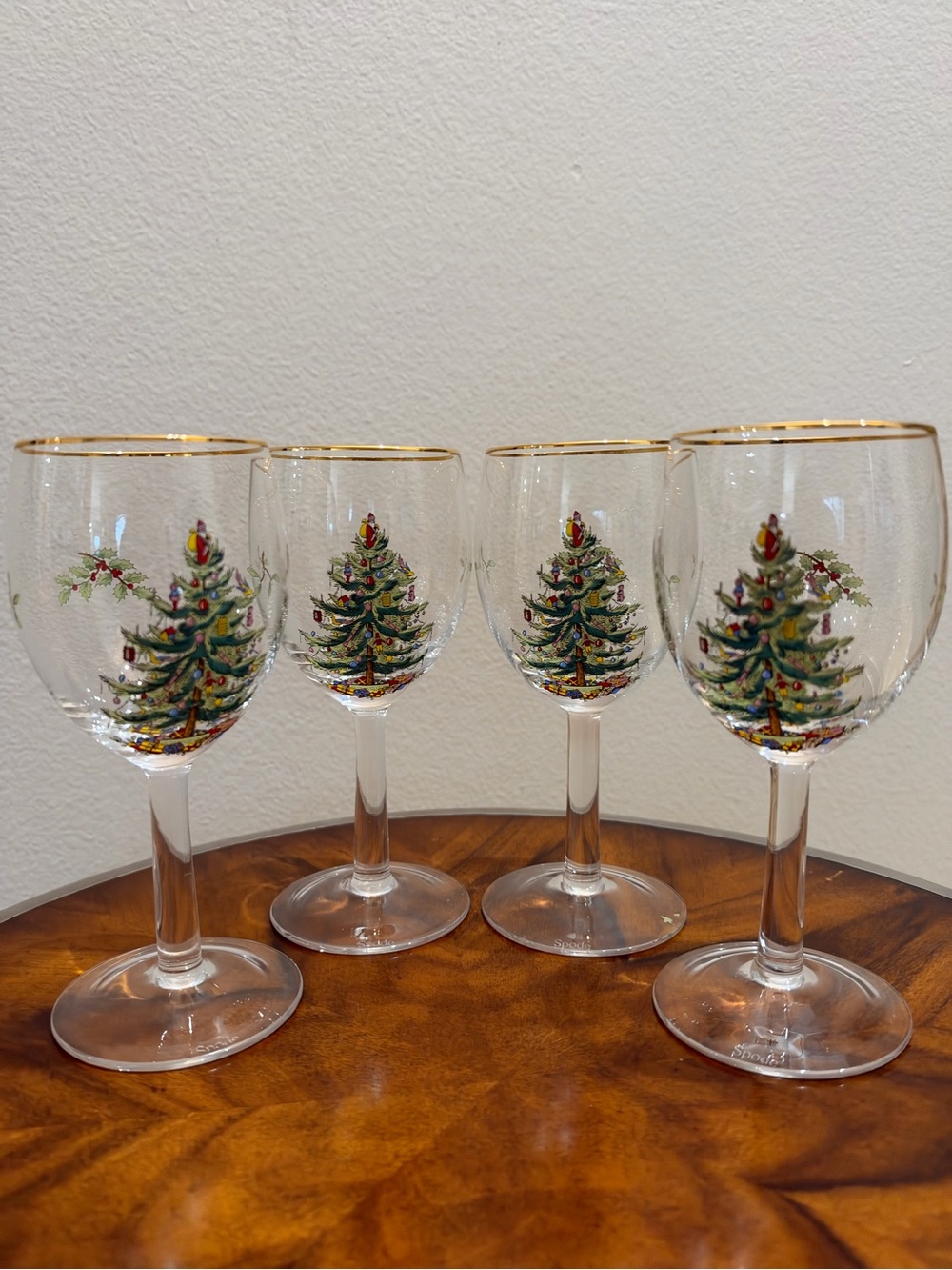 Set of 4 Spode Holiday Christmas Tree Wine Glasses with Gold Rim Excellent Cond